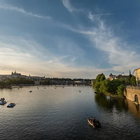 Safestay Prague Charles Bridge-2